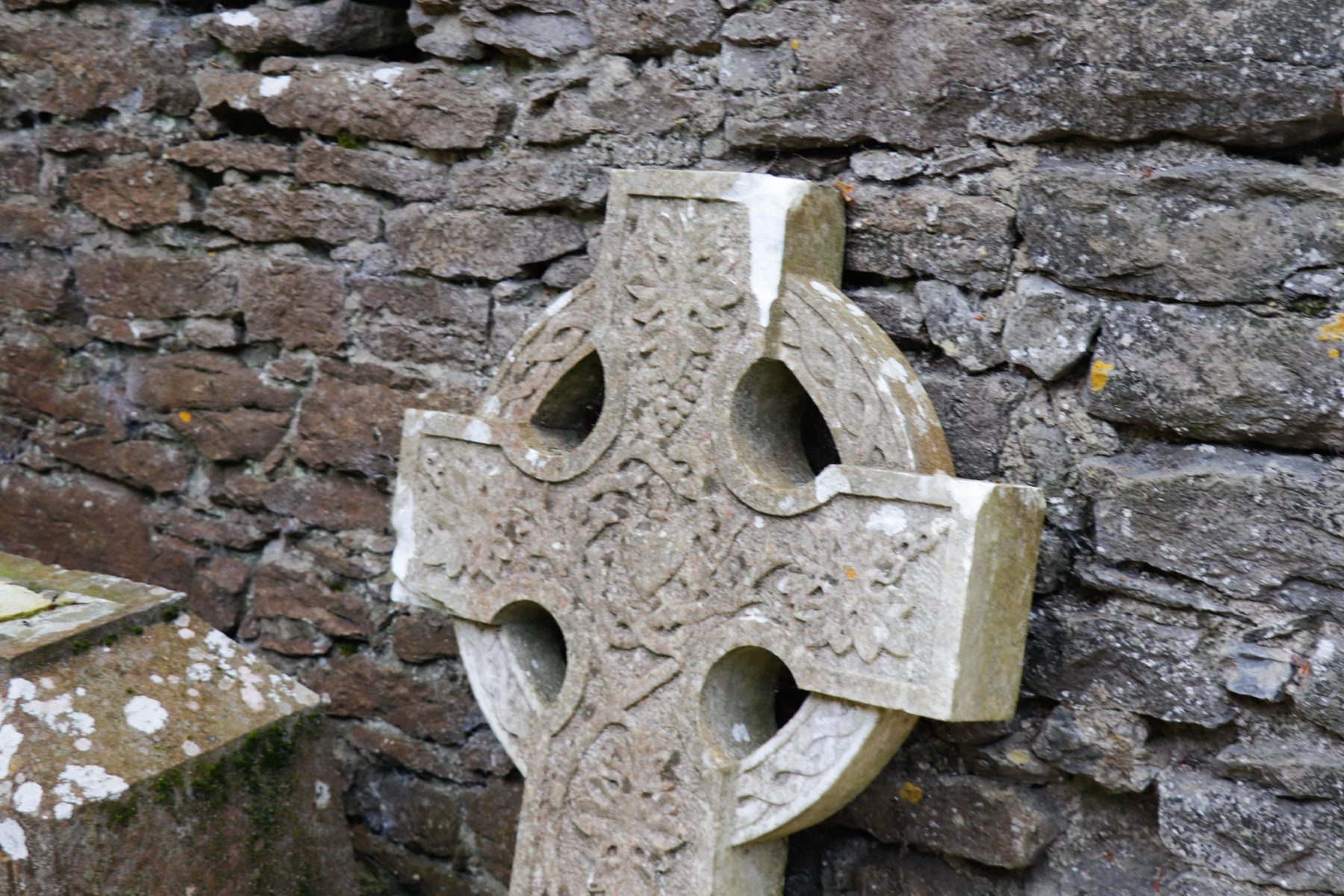 Iers kruis in kerk Kilree monastic site